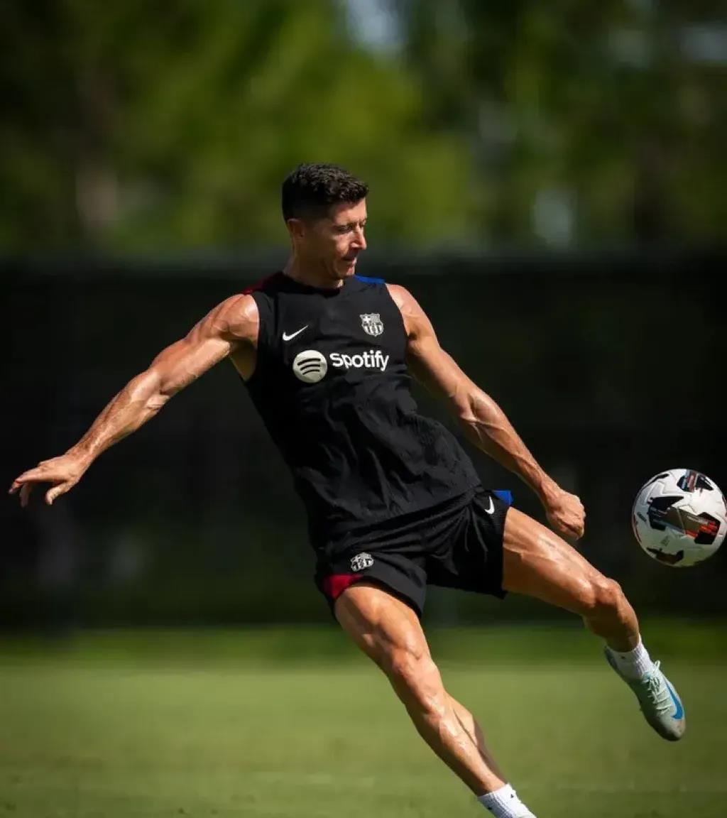 莱万多夫斯基重要时刻败北，DWG带队取胜！Kaiyun Sports